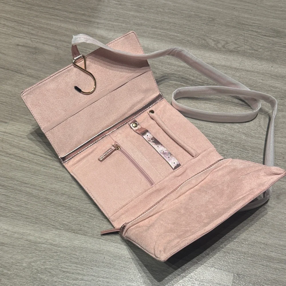 NWOT NEIMAN MARCUS METALLIC PINK JEWELRY TRAVEL BAG